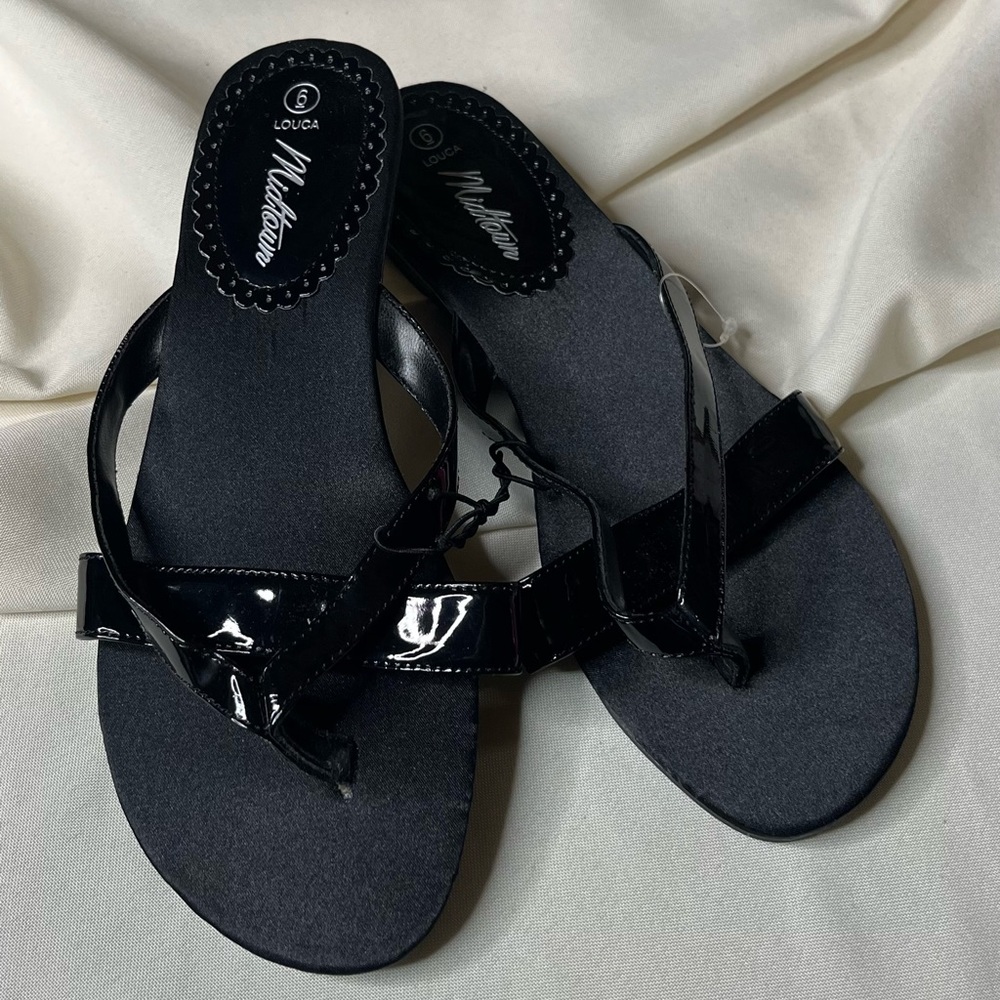 Classic Black Slip on Sandals with Mini Heel